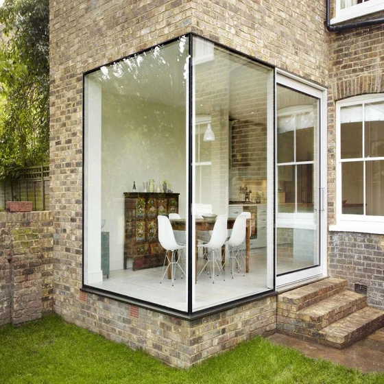 corner-glass-window-frame-2.webp