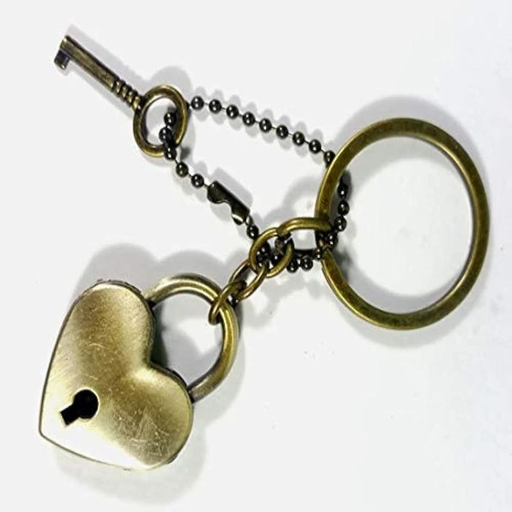 key-heart-chain-2.webp