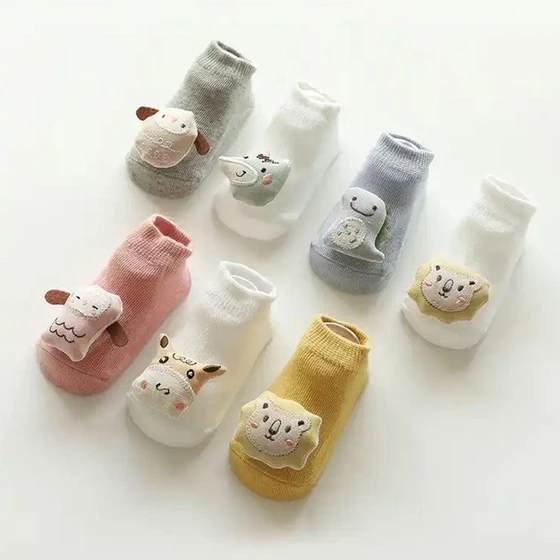 animal-head-baby-socks-2.webp
