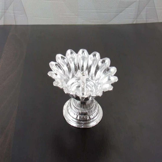 silver-plated-diya-2.webp