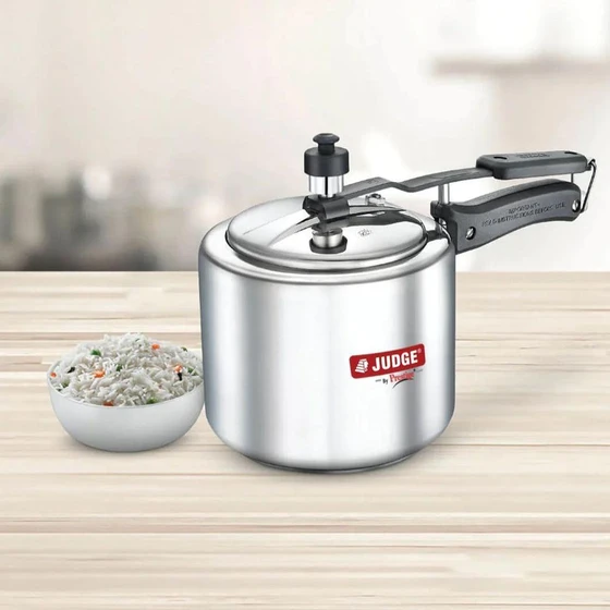 lid-pressure-cooker-2.webp