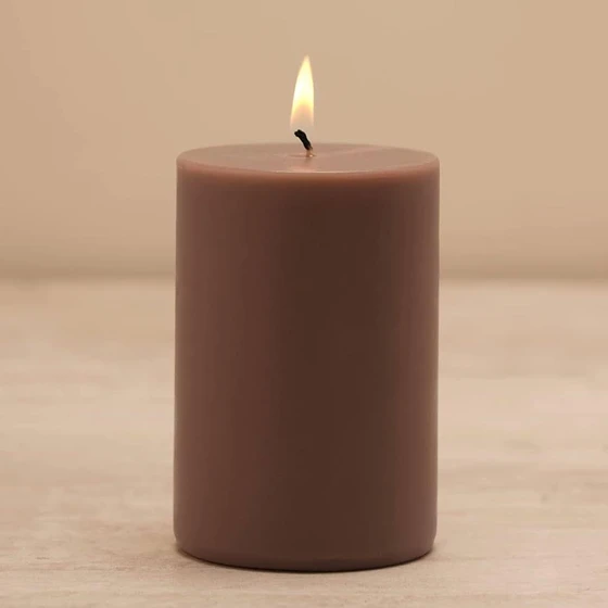 brown-wax-candle-2.webp