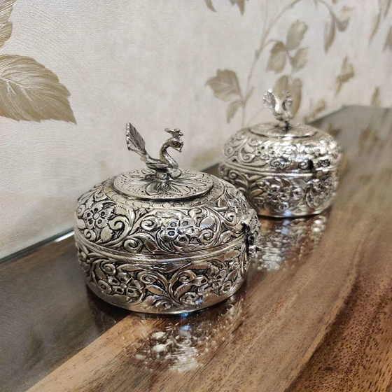 silver-peacock-boxes-1.webp