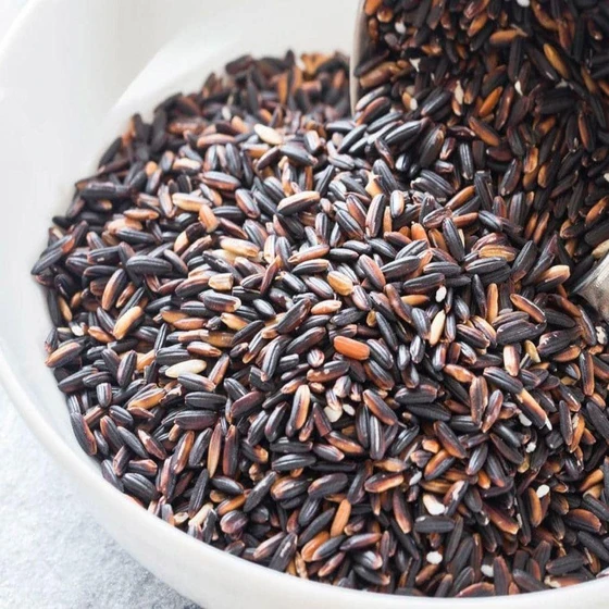 soft-black-rice-1.webp