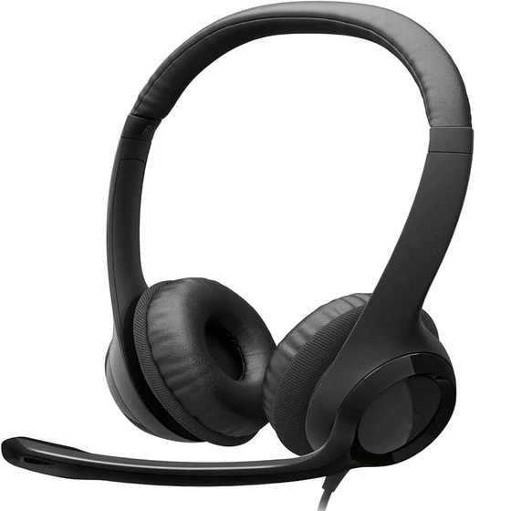 wired-black-computer-headphones-1.webp