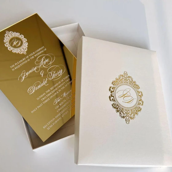gold-wedding-card-box-1.webp