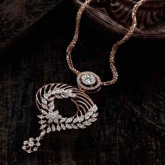 unique-diamond-pendant-1.webp
