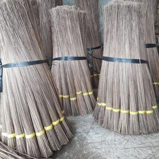 palm-indonesia-coconut-broom-2.webp