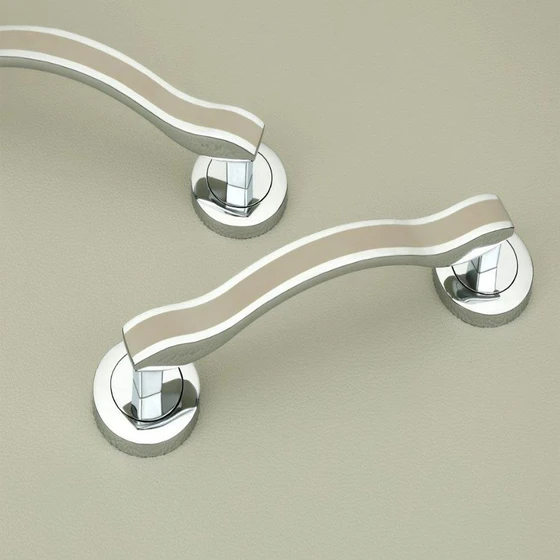 polished-door-handles-2.webp
