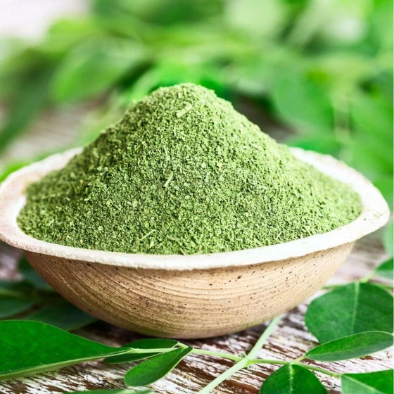 natural-moringa-powder-1.webp