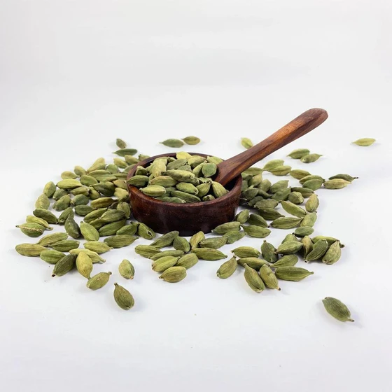 organic-cardamom-2.webp