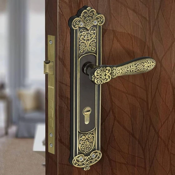 antique-door-lock-2.webp