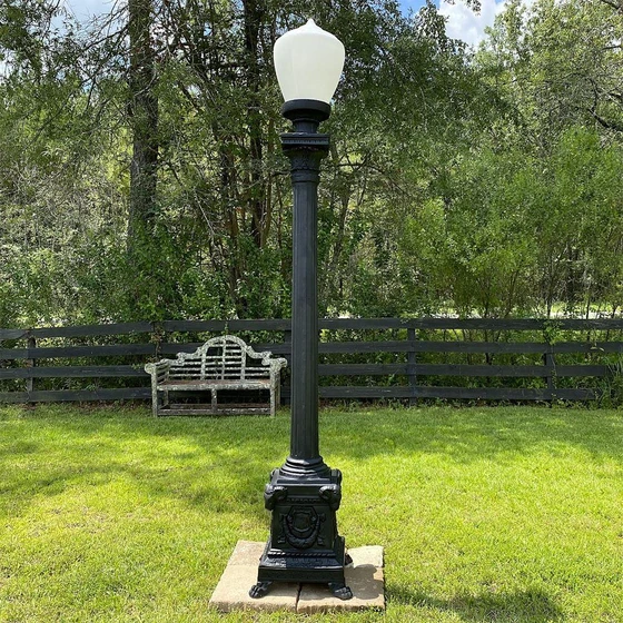 garden-pole-light-2.webp