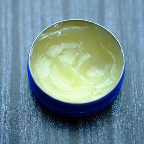 paraffin-petroleum-jelly-1.webp