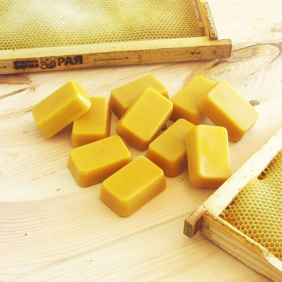 natural-yellow-beeswax-2.webp