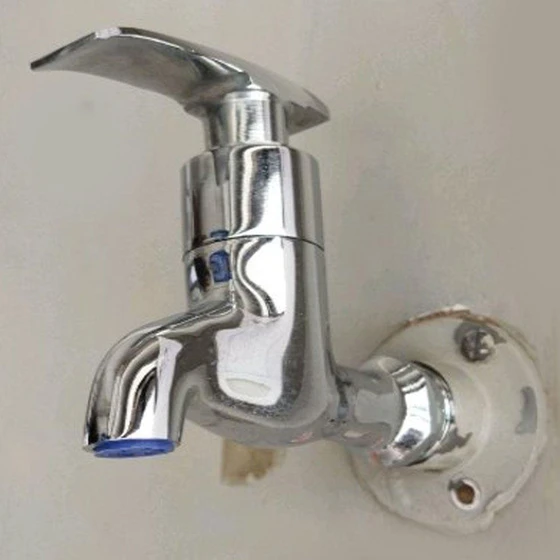 silver-ss-bathroom-tap-1.webp