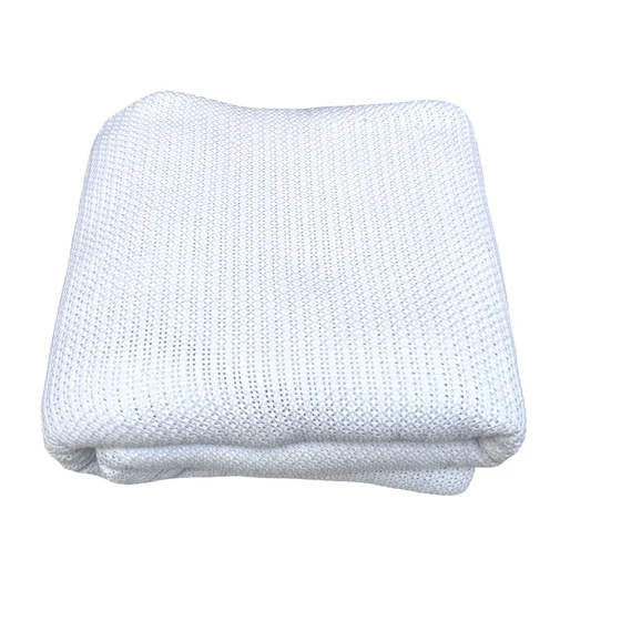 white-cellular-blanket-2.webp
