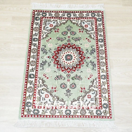 machine-made-mini-rug-2.webp