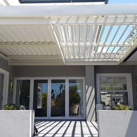 aluminium-retractable-awning-2.webp