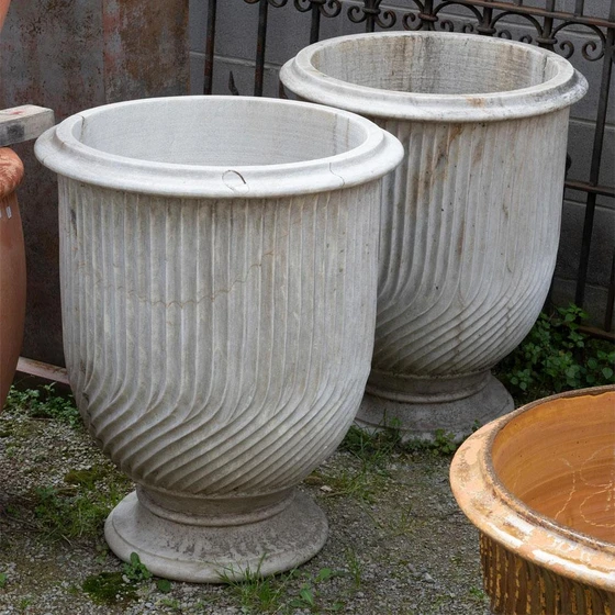 carving-marble-pot-2.webp