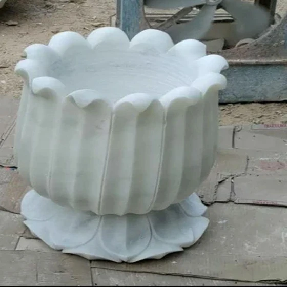 white-modern-marble-pots-2.webp