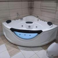 Corner Spa Bathtub Image