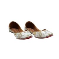 Best Designer Stylish Embroidery White Juttis Manufacturer