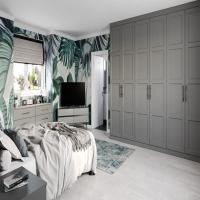 Grey Bedroom Wardrobe, Functional partitions