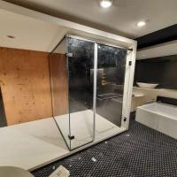 Hinged Transparent Shower 