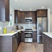 Horizontal Wood Kitchen Cabinets, Spacious look