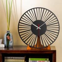 Interiobb Cuts Clock