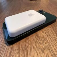 Magsafe Battery Pack, Wireless charging, compact