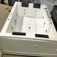 White Outdoor Spa Tub