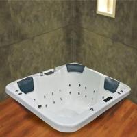 White Outdoor Spa Tub
