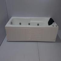 White Plain Bathtub