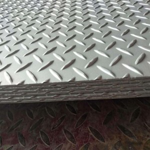 316 SS Chequered Sheet, Non-slip surface finish