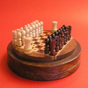 Chess Round Pegged Set