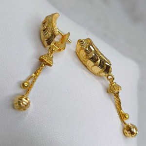 Female Gold Earring