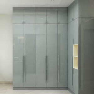 Grey Glossy Wardrobes, Maximising space, cornice profiles