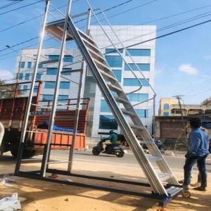 Hot Rolled Statue Ladder