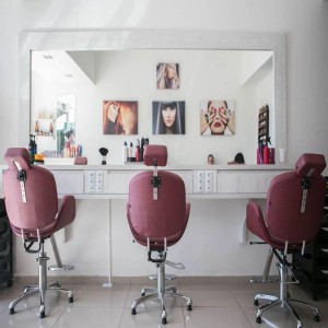 Manual Salon Furniture