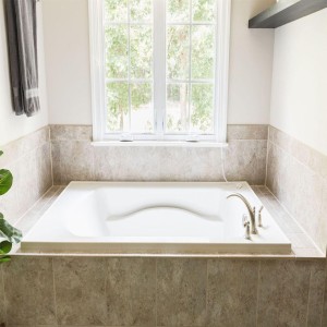 Plain Bathroom Tub