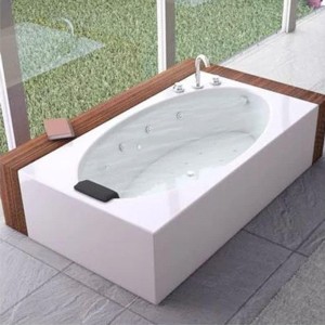 Plain Jacuzzi Bathtub