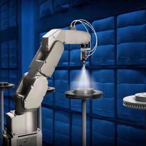 Robotic spray painting