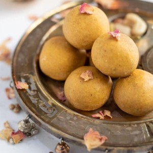 Round Besan Ladoo