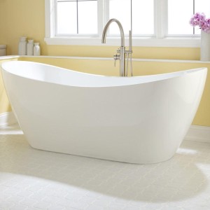 White Avia Bathtub