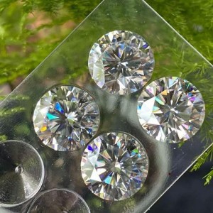 White Moissanite Diamond